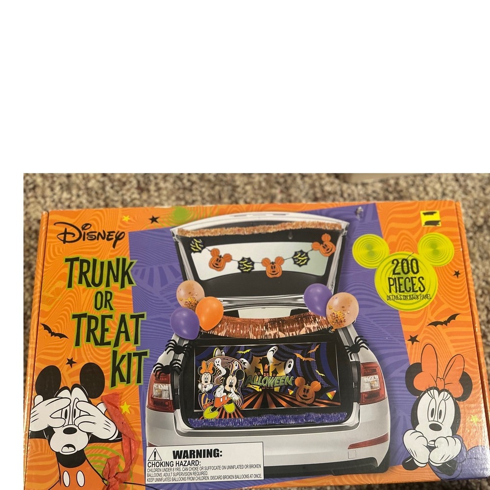 BNIB Disney Mickey Mouse Halloween trunk or treat decor kit